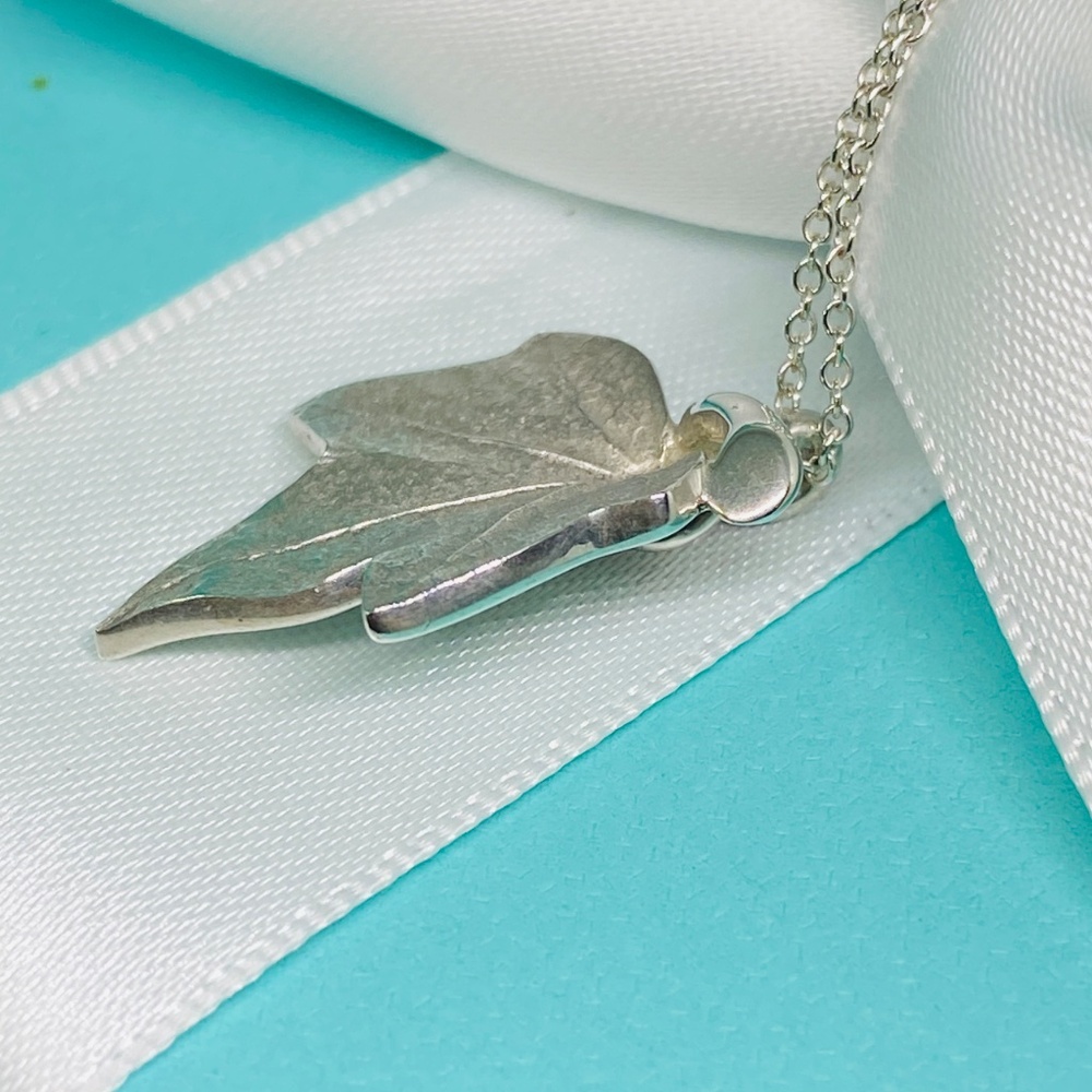 Tiffany & Co. Maple leaf Necklace Sterling Silver (.925) 18” box retired - Picture 5 of 7